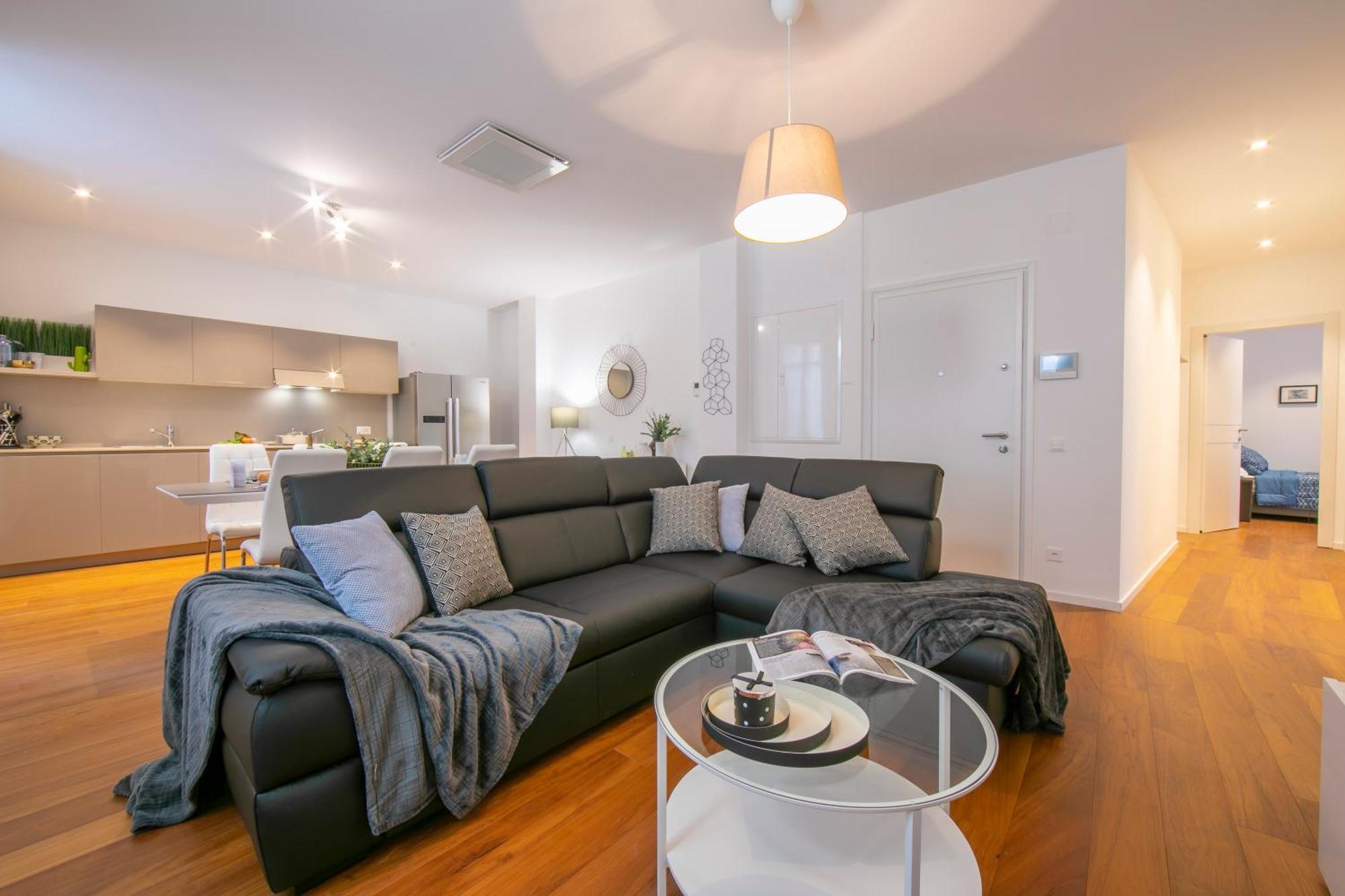 Star Of Lugano - Happy Rentals Exterior photo